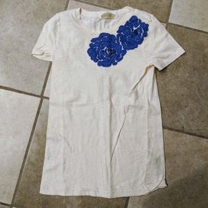 J Crew t-shirt size small cream with blue flower